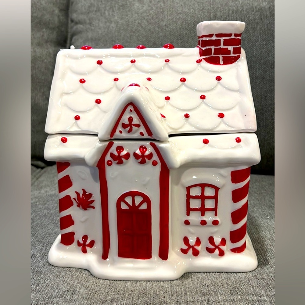 Holiday House Cookie Jar